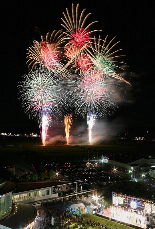 花火大会 北 東播で きょうから稲美 多可 小野 兵庫 毎日新聞 花火大会 北 東播で きょうから稲美 多可 小野 兵庫 毎日新聞