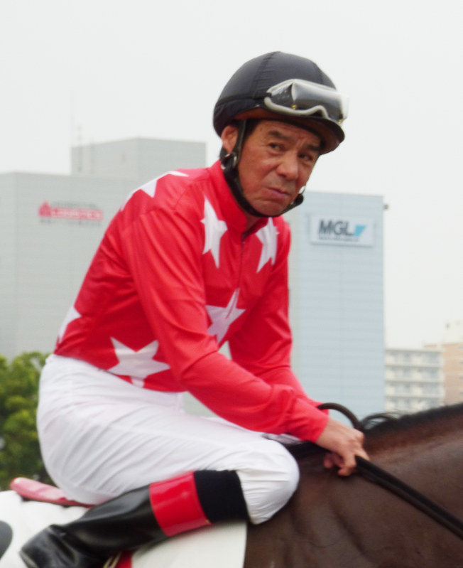 地方競馬：的場騎手、通算7152勝目 最多勝記録更新 | 毎日新聞