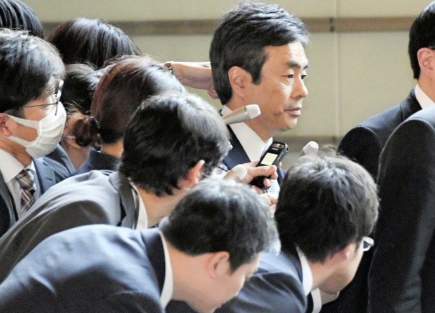 Pm Abe S Phantom Meetings Spark Worries Over Administration S