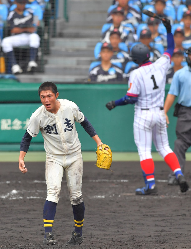 夏の高校野球：第11日目第1試合 下関国際（山口）－創志学園