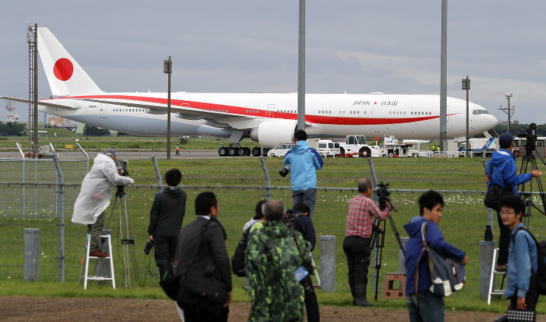次期政府専用機：新千歳空港に到着 [写真特集15/12] | 毎日新聞
