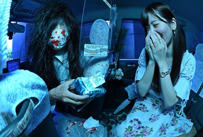 霊感タクシー 大阪市走る 生首や骸骨並ぶ 猛暑サービス 写真特集1 10 毎日新聞