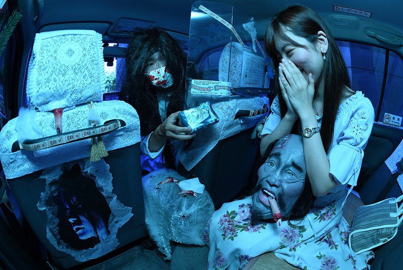 霊感タクシー 大阪市走る 生首や骸骨並ぶ 猛暑サービス 写真特集2 10 毎日新聞