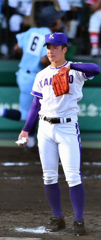 夏の高校野球：準々決勝第4試合 近江（滋賀）―金足農（秋田） [写真