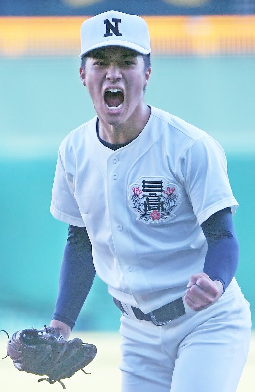 夏の高校野球：日大三、接戦制し8強 龍谷大平安を降す | 毎日新聞