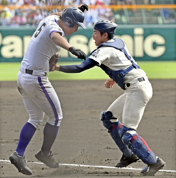 夏の高校野球：金足農、打者にスクイズ伝わらず | 毎日新聞