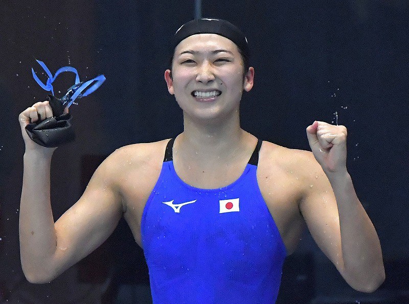 アジア大会：18歳池江が偉業・6冠 強敵に心理戦で圧力 [写真