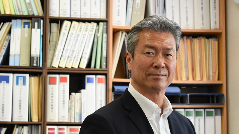 馬淵澄夫氏=根岸基弘撮影