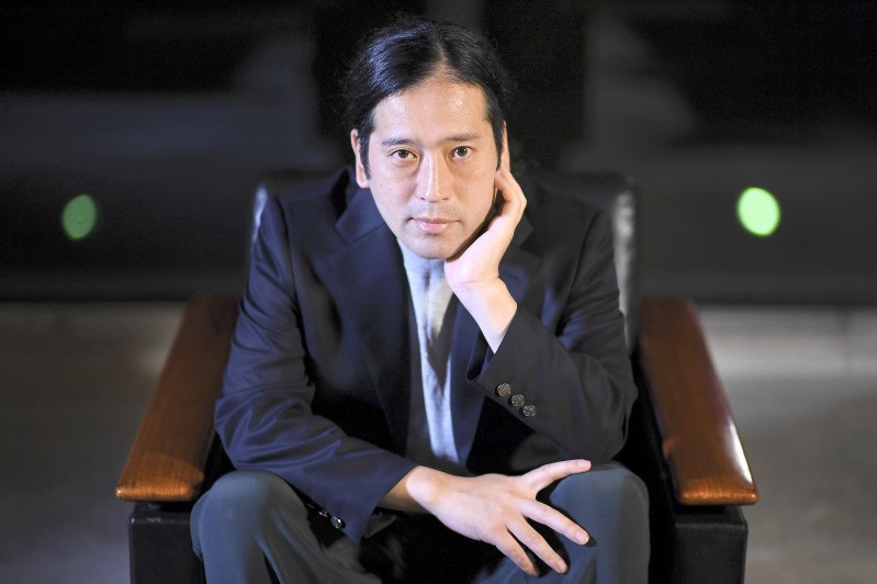 又吉直樹さん 初の新聞小説 わからない だからこそ 来月３日夕刊から 人間 毎日新聞