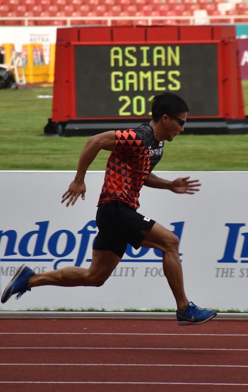 アジア大会 バトンぴたり 日本決勝へ 男子４００リレー 毎日新聞