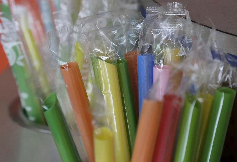 California seeks to be first state to limit plastic straws The Mainichi