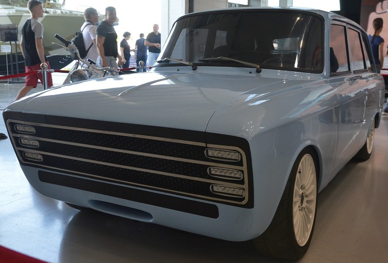 カラシニコフ社 開発中ｅｖを公開 テスラがライバル 毎日新聞