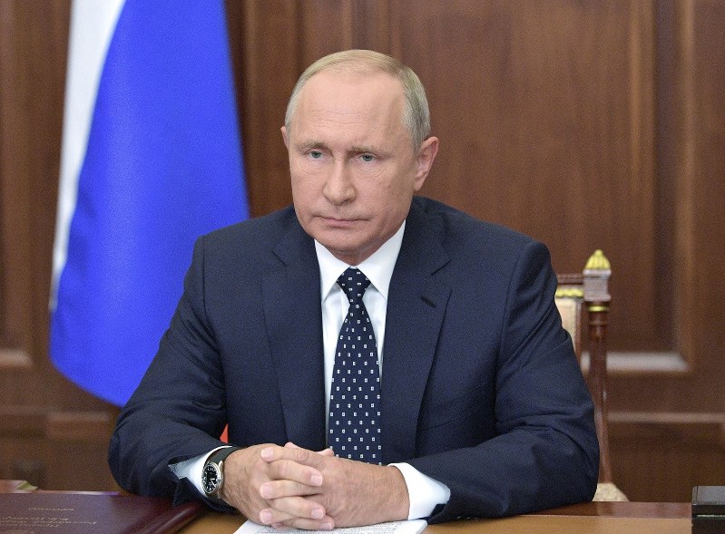 テレビ演説で年金改革の修正案を説明するプーチン露大統領=モスクワで2018年8月29日、AP