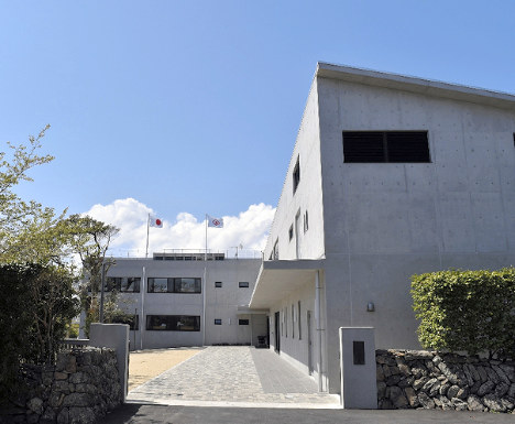 創業50周年記念として建設された「山九平戸錬成館」。「人財」育成の「聖地」と言われる=山九提供