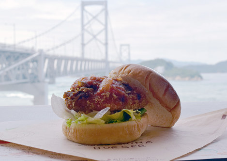 ようこそ道の駅 １０周年記念 お笑い芸人アート展 いずみ山愛の里 大阪府和泉市 毎日新聞