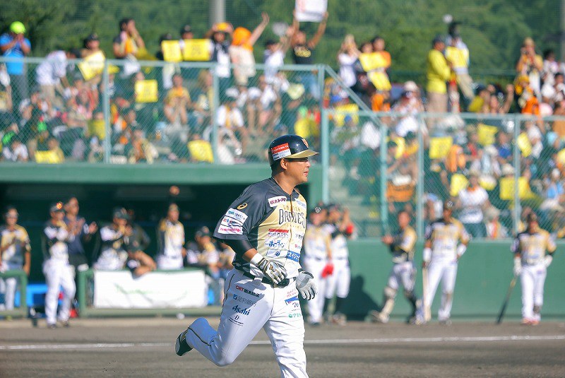 元巨人：村田、涙の引退試合 独立リーグ栃木、今季最終戦 [写真特集10