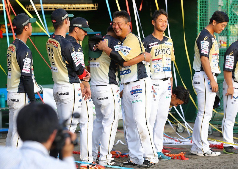 元巨人：村田、涙の引退試合 独立リーグ栃木、今季最終戦 [写真特集17