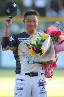 元巨人：村田、涙の引退試合 独立リーグ栃木、今季最終戦 [写真特集14