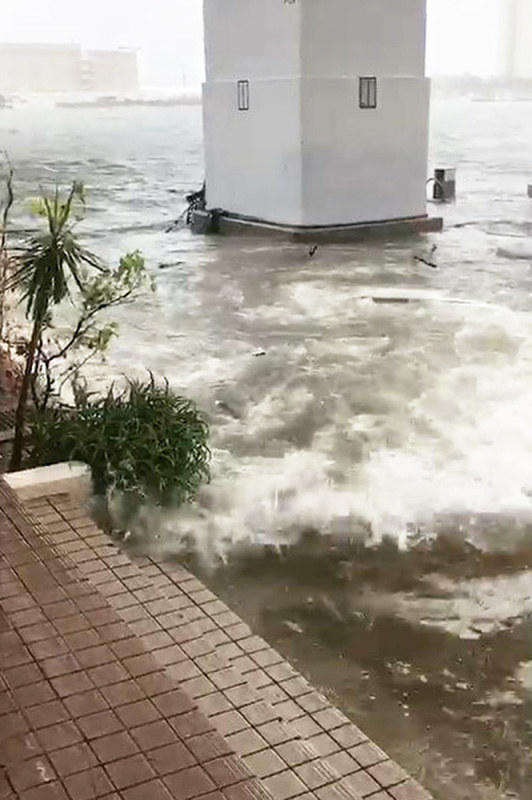 現場から 台風２１号 神戸港 目撃者語る 高潮 あっという間に これまでで最大 兵庫 毎日新聞