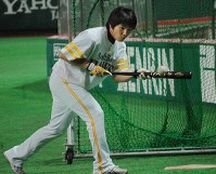【新品・支給品】杉内俊哉選手　ソフトバンク時代のスパイク プロ野球：沢村賞投手 杉内俊哉の軌跡 [写真特集26/30] | 毎日新聞