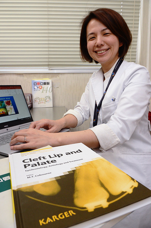 北陸ひと模様 富山大大学院歯科口腔外科助教 藤原久美子さん 43 北陸ひと模様 富山大大学院歯科口腔外科助教 藤原久美子さん 43