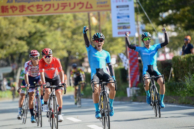 Jプロツアー：スプリントで圧倒 黒枝咲哉プロ初勝利 第19戦 | 毎日新聞
