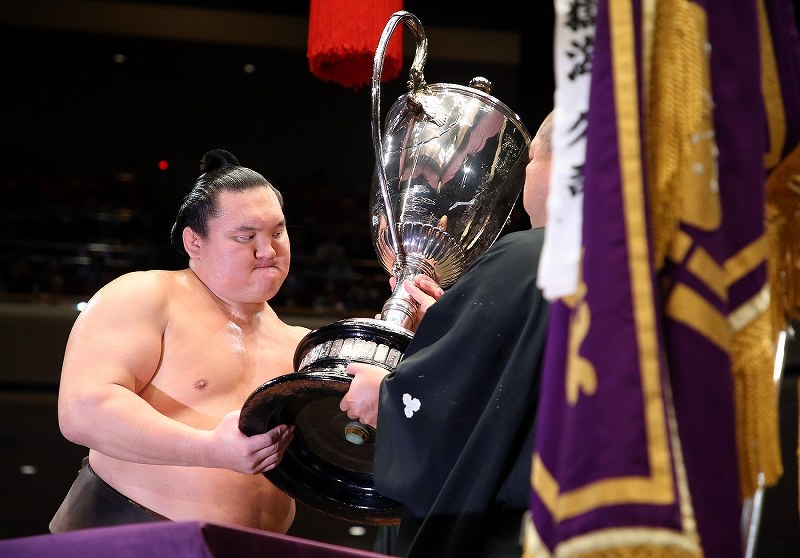 白鵬 hakuho-sho_ec.jpg