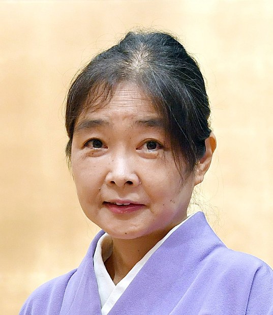 紫式部文学賞：水原紫苑さんの歌集「えぴすとれー」に | 毎日新聞