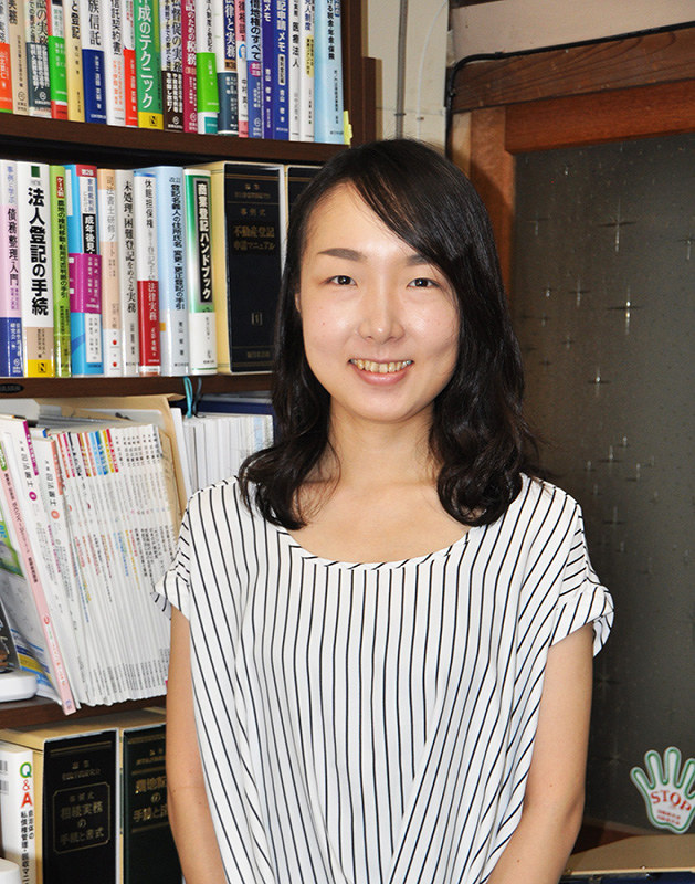 東京からIターンした司法書士の香取亜希さん=島根県川本町川本で、柴崎達矢撮影
