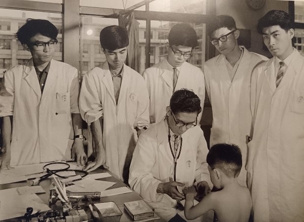 ノーベル賞：本庶氏 統率力ある「親分肌」 知人ら祝福 | 毎日新聞