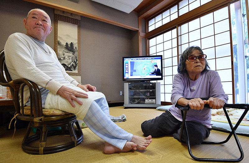 台風２１号 １カ月 生活再建しんどい 老夫婦 避難所に今も 大阪府内で唯一 毎日新聞