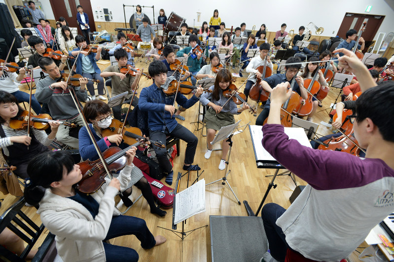 ときにはぶらりと音楽を：大学オケが抱える課題 | 毎日新聞