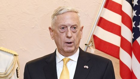 日米防衛相会談を終え、共同記者会見をするマティス米国防長官=2018年6月29日(代表撮影)