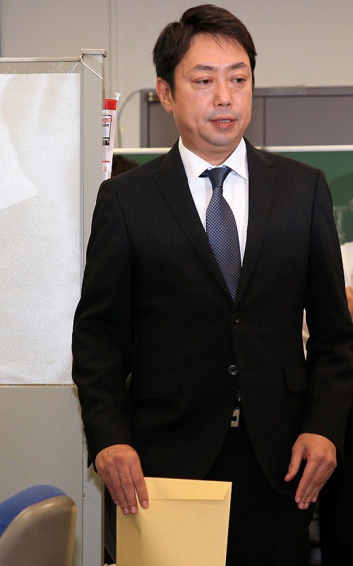 スルガ銀行 社長会見 創業家の かいらい を否定 写真特集2 7 毎日新聞 スルガ銀行 社長会見 創業家の かいらい を否定 写真特集2 7 毎日新聞