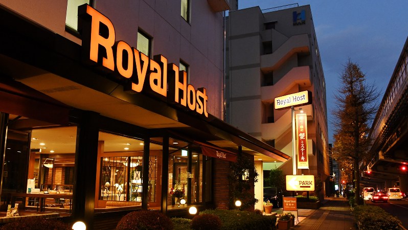 全店舗で24時間営業をやめたロイヤルホスト=2016年12月7日、根岸基弘撮影