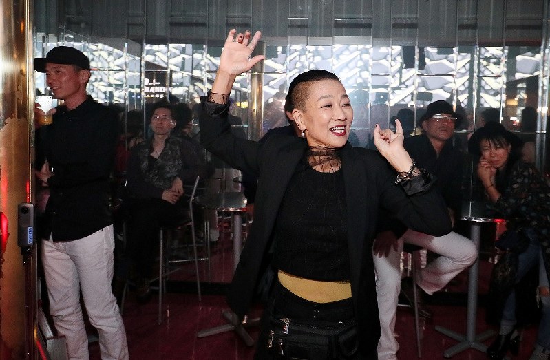 バブル ジュリアナ東京が大阪で復活 あの高揚感 写真特集6 21 毎日新聞