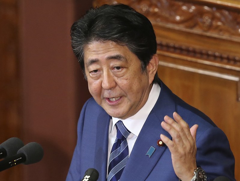 安倍晋三首相は10月24日の所信表明演説で、ロシアとの間で平和条約締結を目指す意向を改めて表明した=AP
