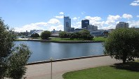 ミンスクの都心。ここはいったいどこの国？と思うほど無国籍な近代空間と化している（写真は筆者撮影）