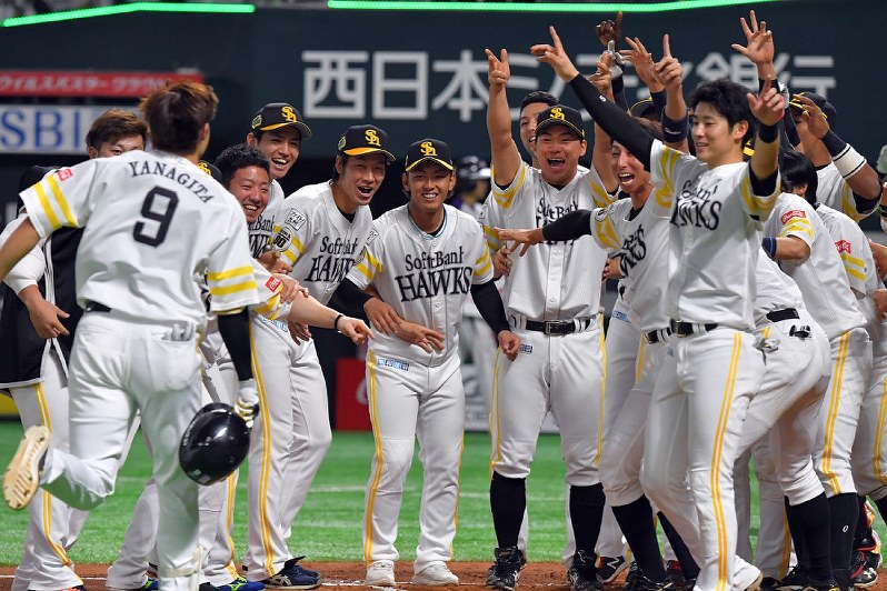 日本シリーズ：ソフトバンクが柳田のサヨナラ弾で王手 | 毎日新聞