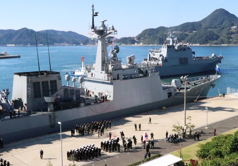 佐世保：韓国軍艦が寄港 旭日旗問題後初、親善目的 | 毎日新聞