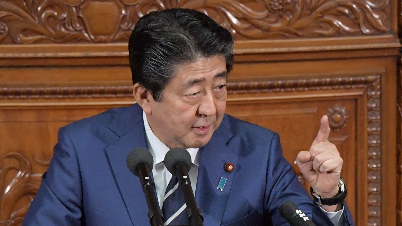 衆院本会議で立憲民主党の枝野幸男代表の質問に答える安倍晋三首相=2018年10月29日、川田雅浩撮影