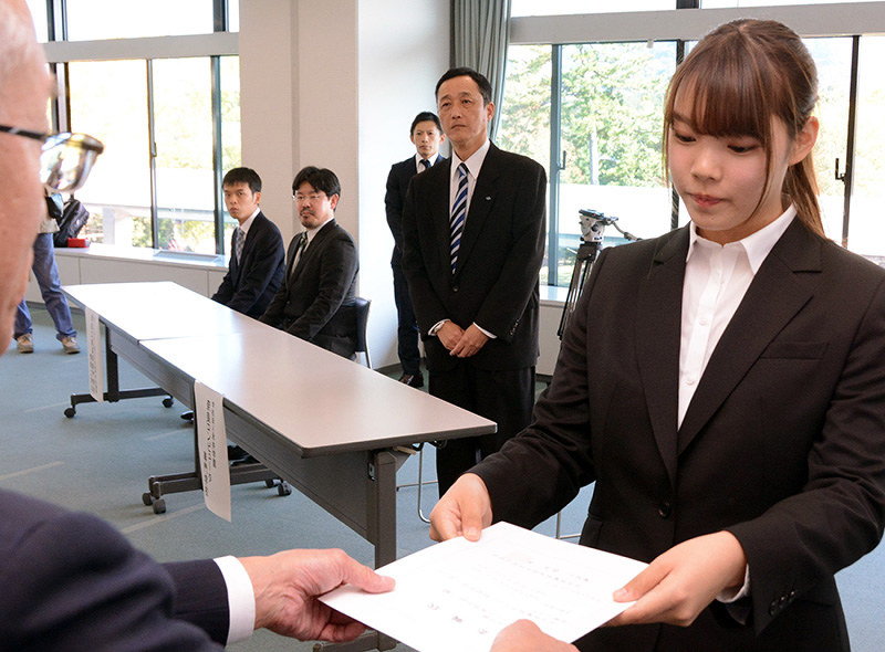 サイバー防犯 学 に委嘱 県警 2校と連携 悪質情報を探索 奈良 毎日新聞 サイバー防犯 学 に委嘱 県警 2校と連携 悪質情報を探索 奈良 毎日新聞