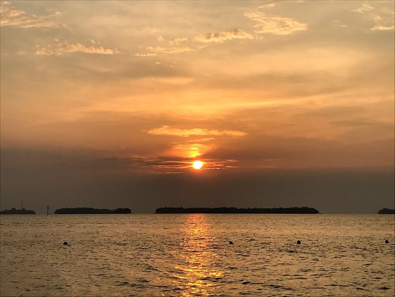 インドネシア・セパ島の夕焼け