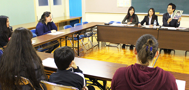 進路への質問が相次いだ外国籍生徒保護者会=滋賀県湖南市立日枝中で、大澤重人撮影
