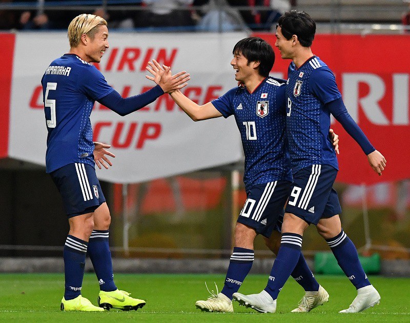 【非売品】日本代表vsキルギス 公式試合球 テルスター18 豊田スタジアム サッカー日本代表：キルギス戦 [写真特集1/7] | 毎日新聞