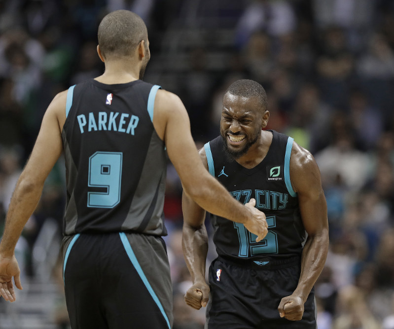 Walker sets Hornets record with 60-point game