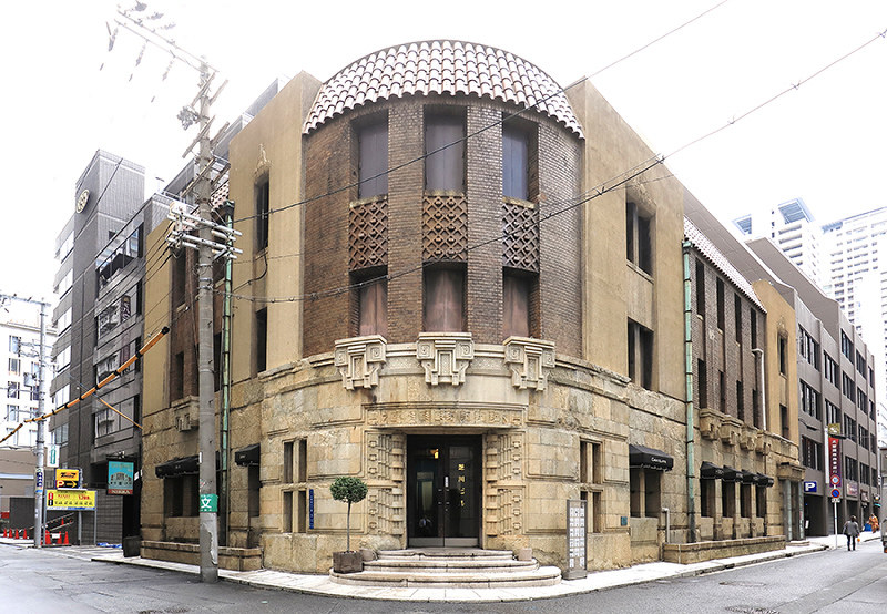 関東大震災の影響で耐震・耐火を考えて建てられた芝川ビル=大阪市中央区伏見町3で