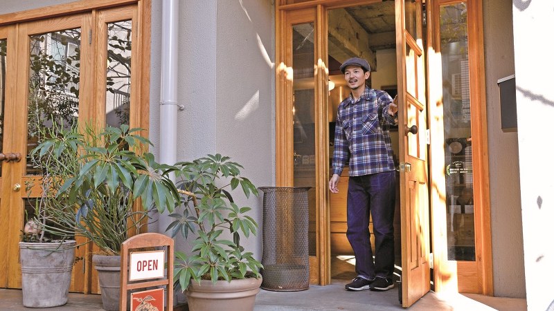 コーヒー専門店「パドラーズコーヒー」の代表、松島大介さん=筆者提供