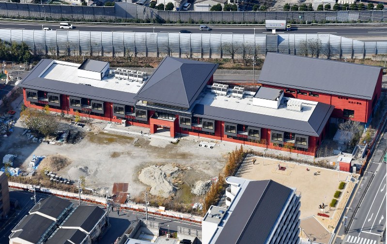 森友学園が小学校用地として購入した国有地=大阪府豊中市で、本社ヘリから貝塚太一撮影