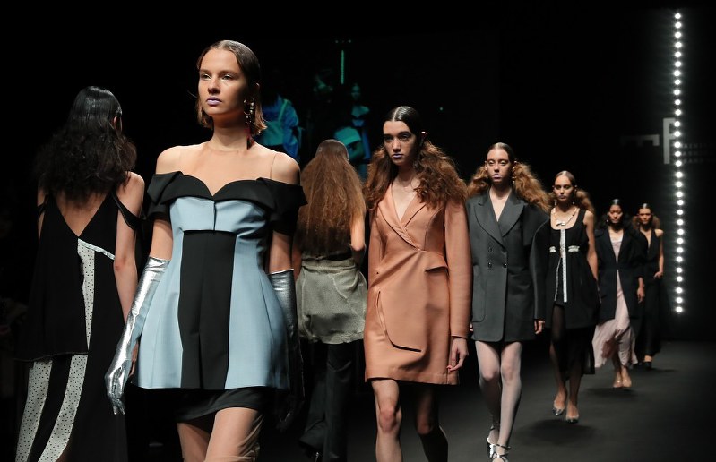 毎日ファッション大賞 表彰式 華やかに 毎日新聞